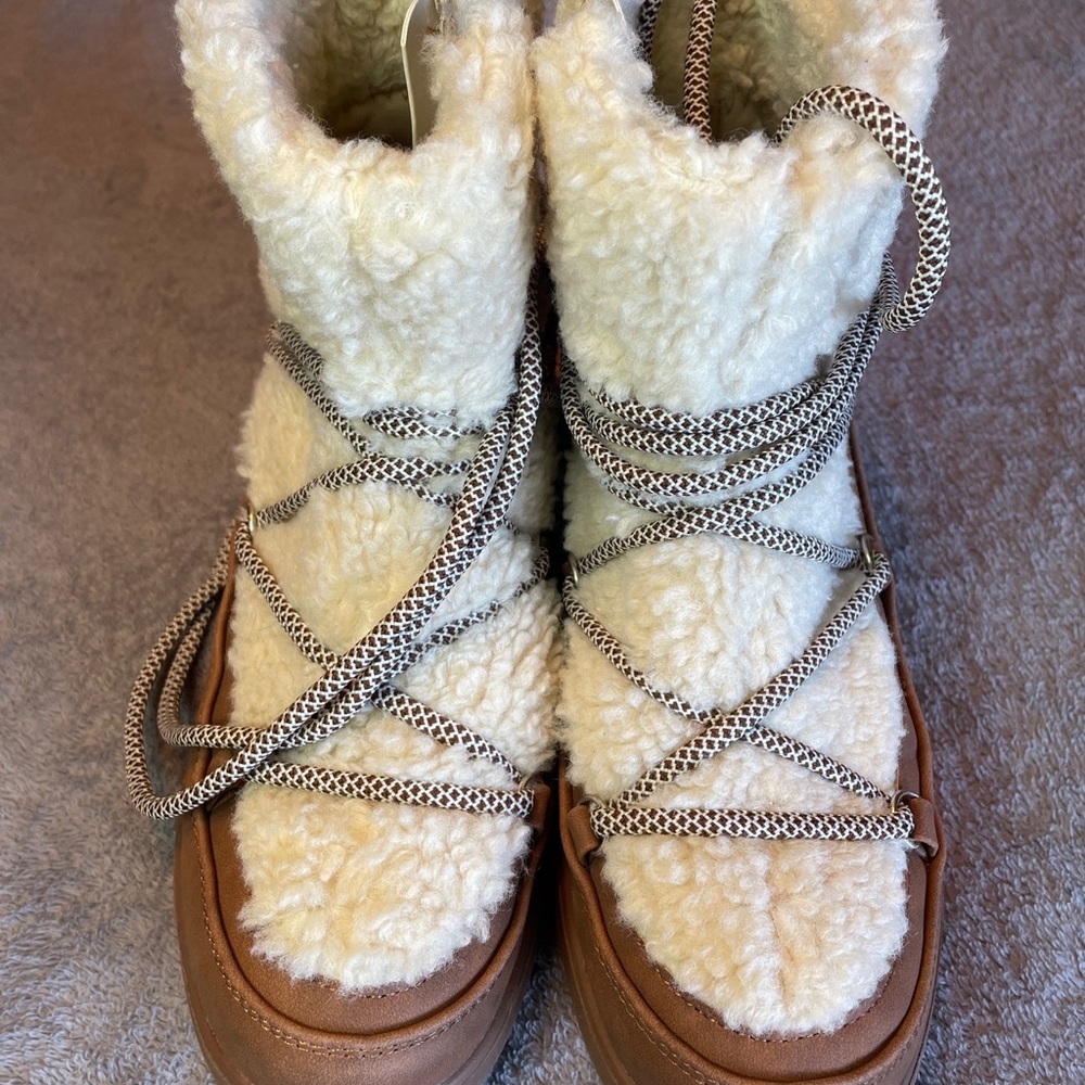 Winter boots size 7.5